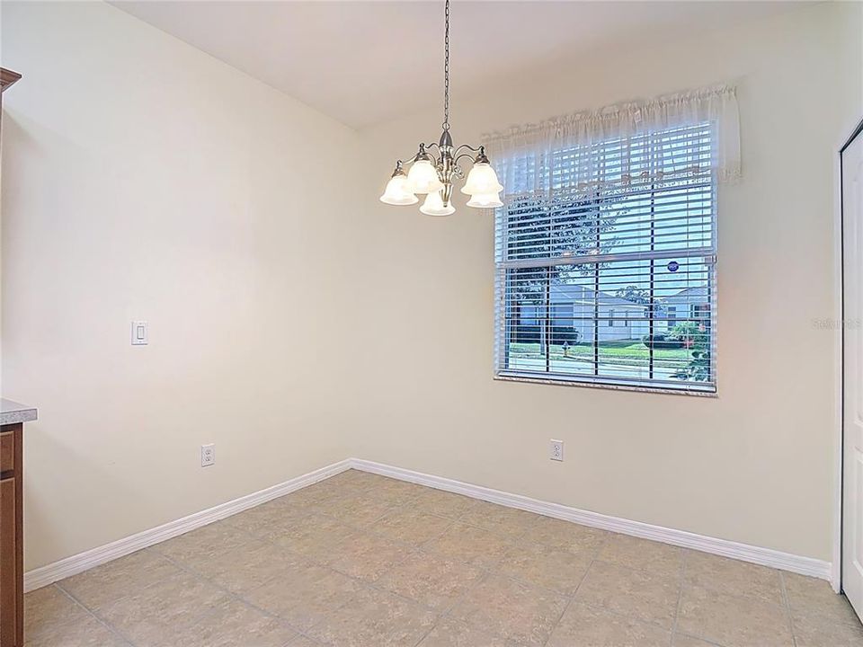 待售: $303,000 (3 贝兹, 2 浴室, 1672 平方英尺)