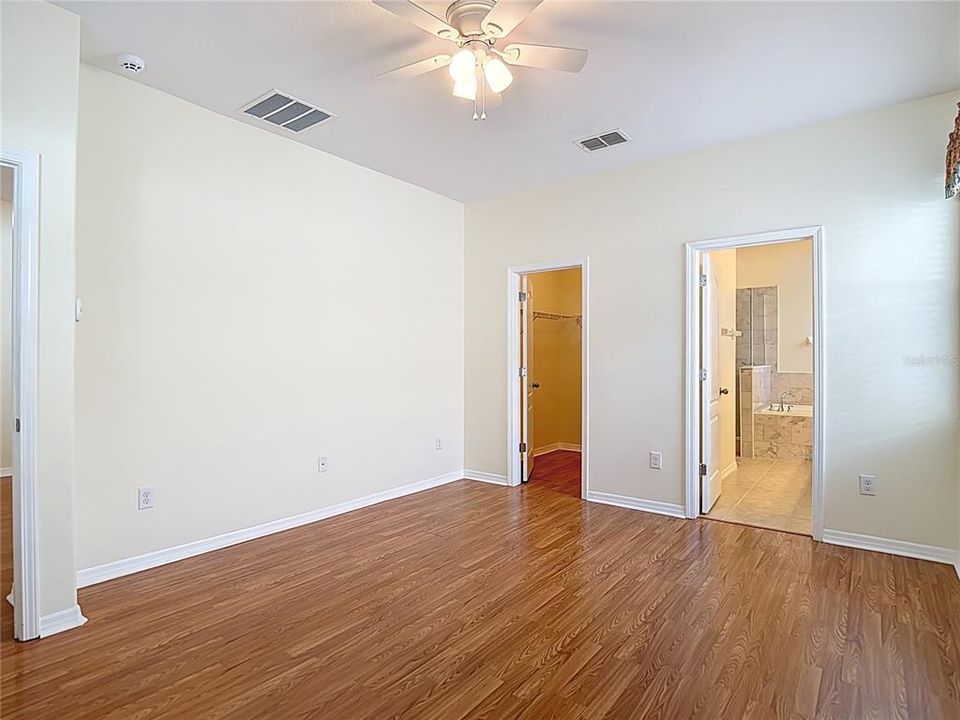 待售: $303,000 (3 贝兹, 2 浴室, 1672 平方英尺)