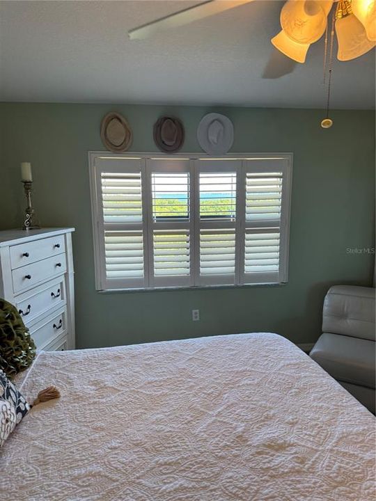 出租: $2,000 (2 贝兹, 2 浴室, 1405 平方英尺)