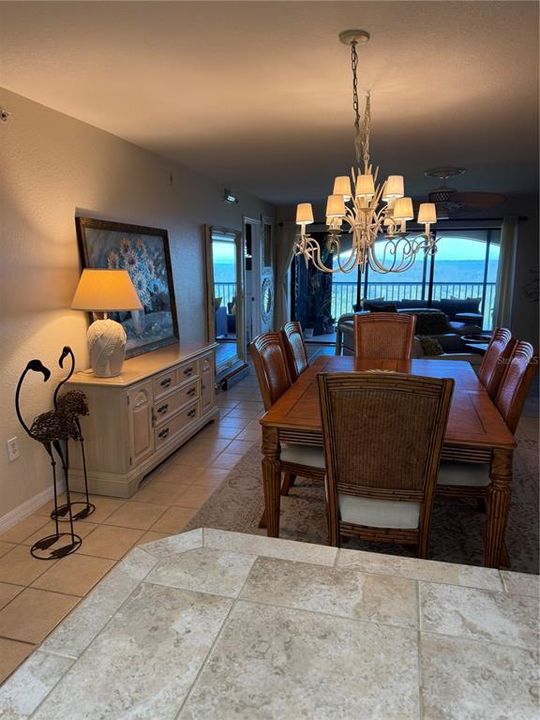 出租: $2,000 (2 贝兹, 2 浴室, 1405 平方英尺)