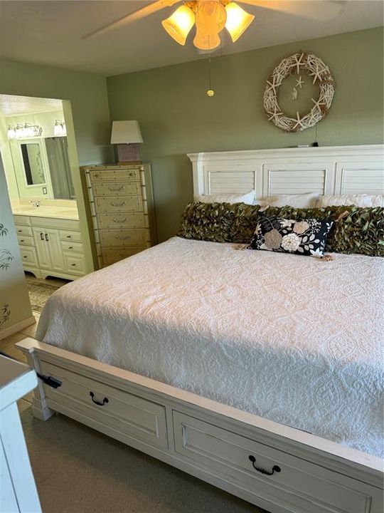 出租: $2,000 (2 贝兹, 2 浴室, 1405 平方英尺)