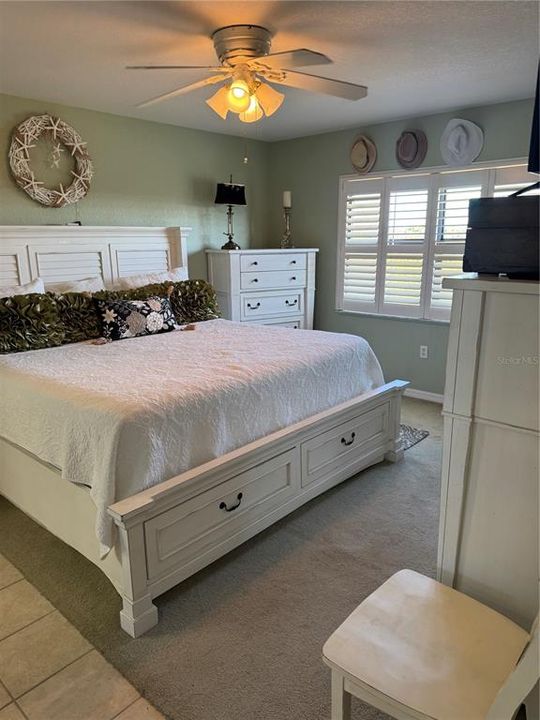 出租: $2,000 (2 贝兹, 2 浴室, 1405 平方英尺)