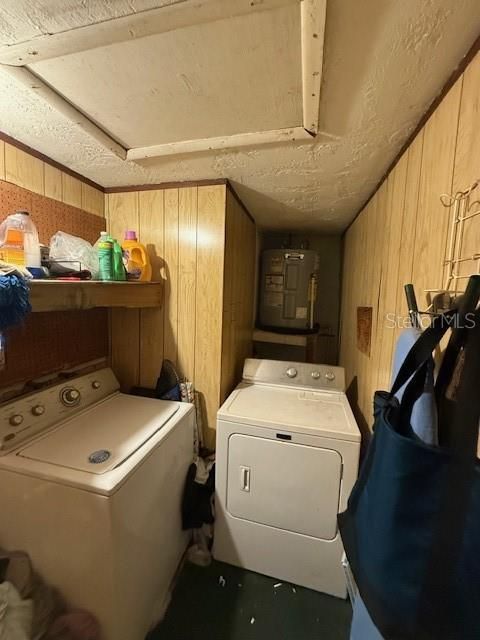 For Sale: $215,000 (3 beds, 2 baths, 1561 Square Feet)