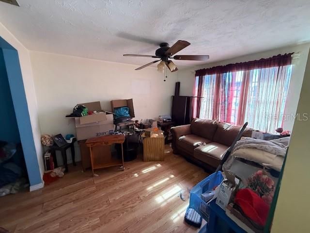 For Sale: $215,000 (3 beds, 2 baths, 1561 Square Feet)