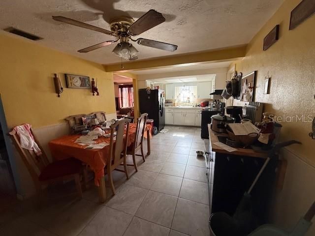 For Sale: $215,000 (3 beds, 2 baths, 1561 Square Feet)