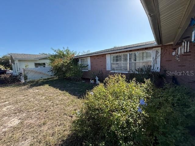 For Sale: $215,000 (3 beds, 2 baths, 1561 Square Feet)