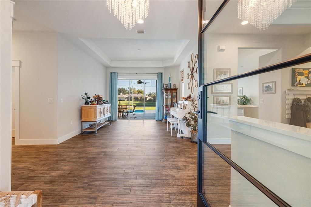 For Sale: $1,050,000 (3 beds, 3 baths, 2962 Square Feet)