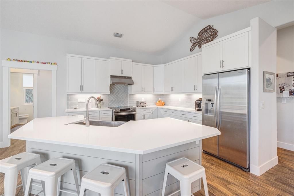 For Sale: $1,050,000 (3 beds, 3 baths, 2962 Square Feet)