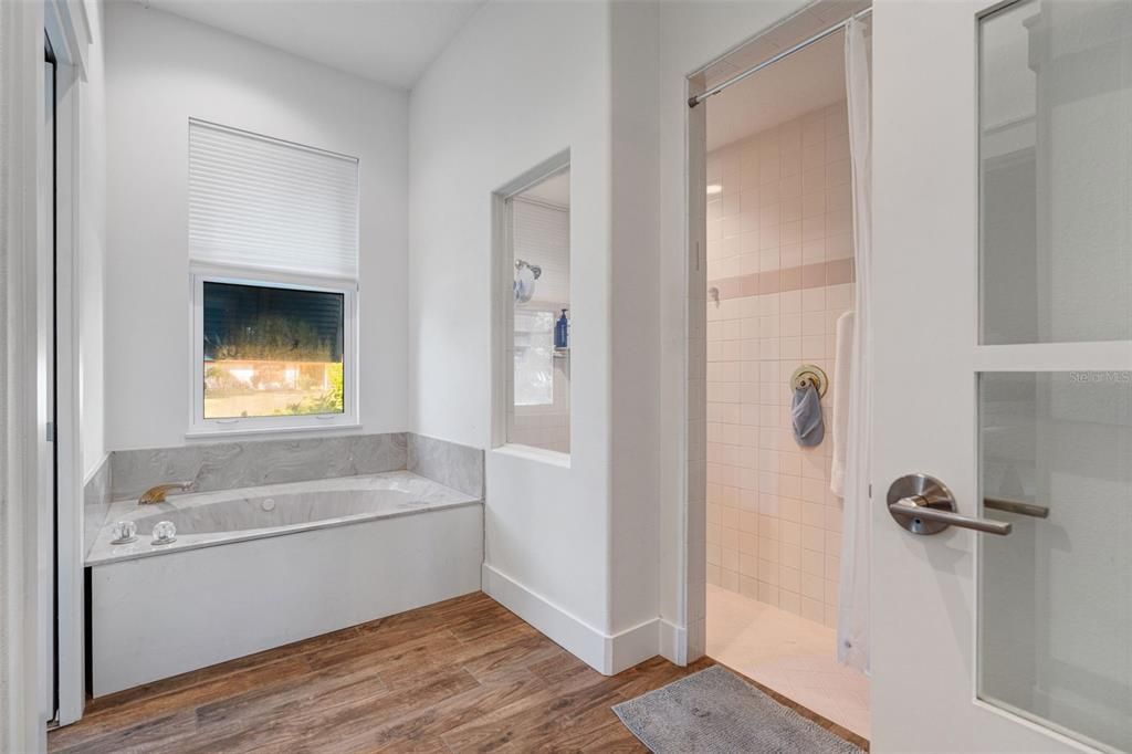 For Sale: $1,050,000 (3 beds, 3 baths, 2962 Square Feet)