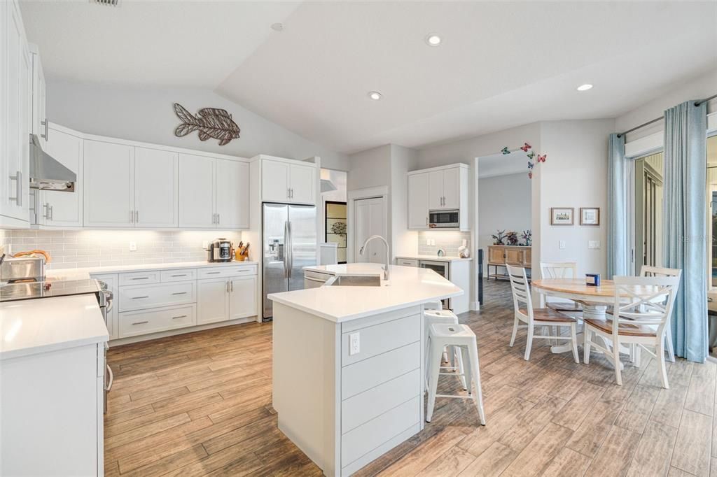 For Sale: $1,050,000 (3 beds, 3 baths, 2962 Square Feet)