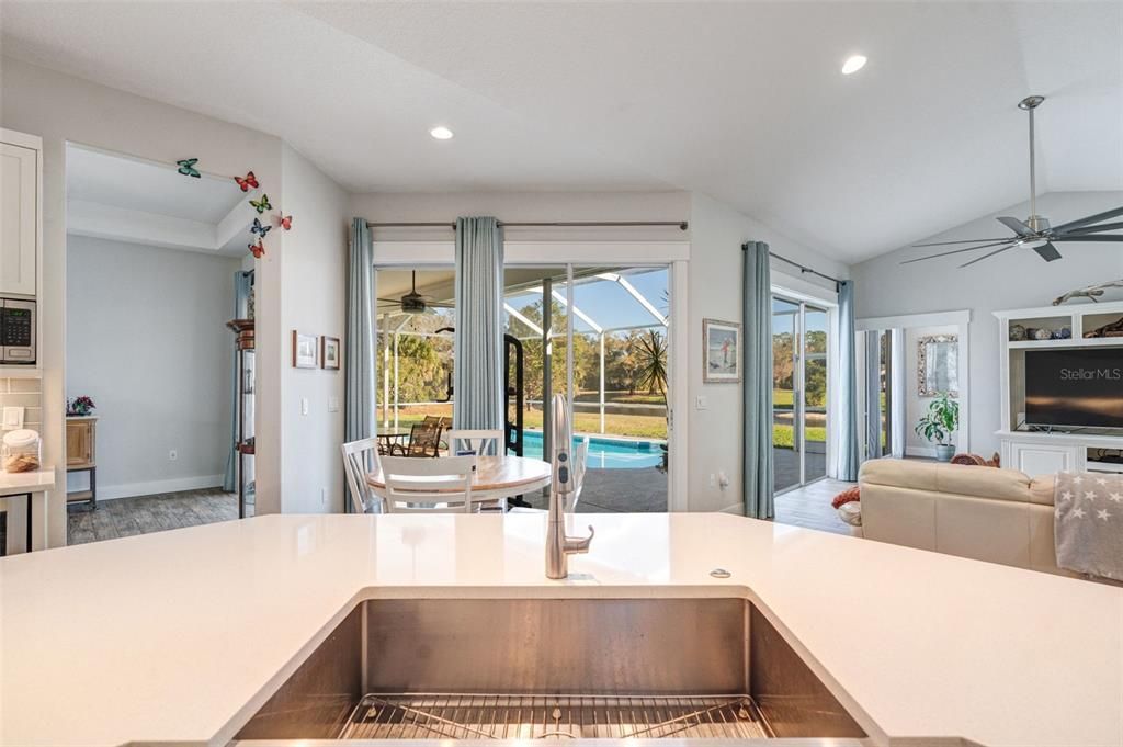 For Sale: $1,050,000 (3 beds, 3 baths, 2962 Square Feet)