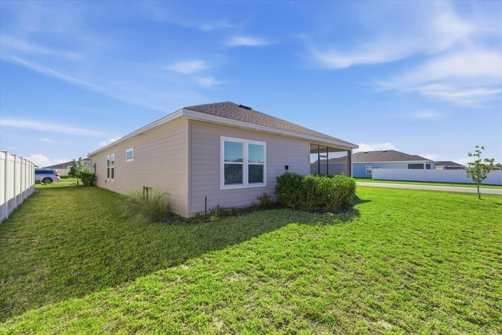 For Sale: $299,000 (3 beds, 2 baths, 1755 Square Feet)