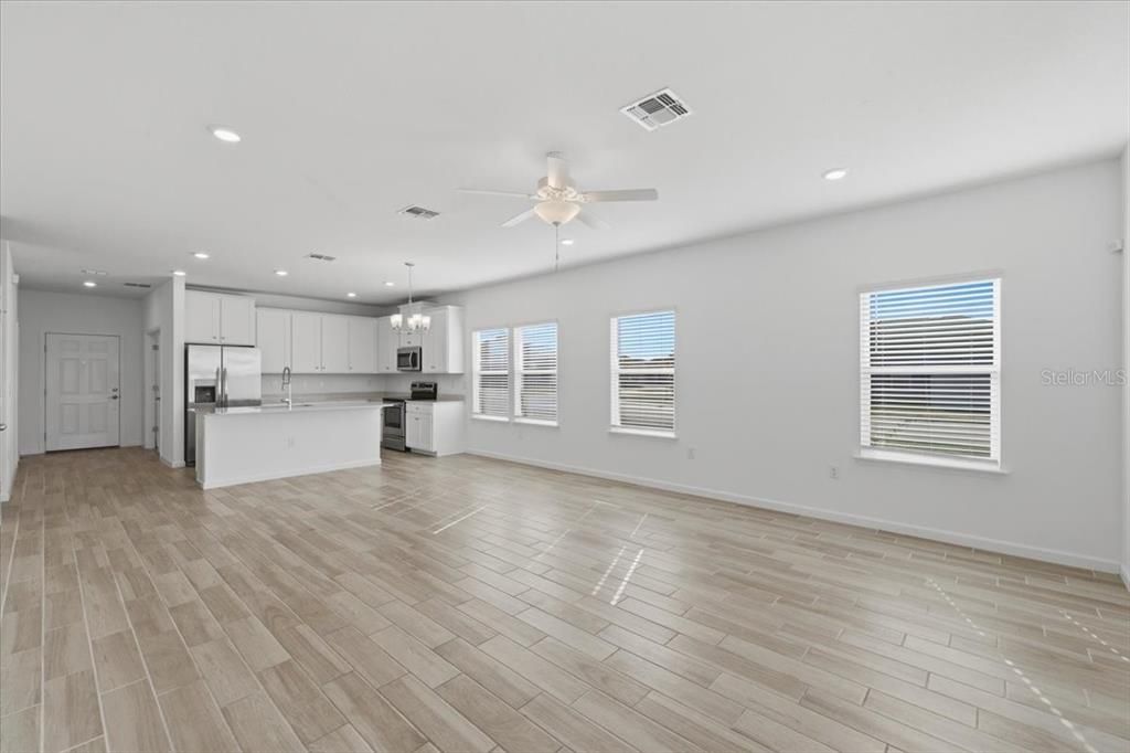 For Sale: $299,000 (3 beds, 2 baths, 1755 Square Feet)