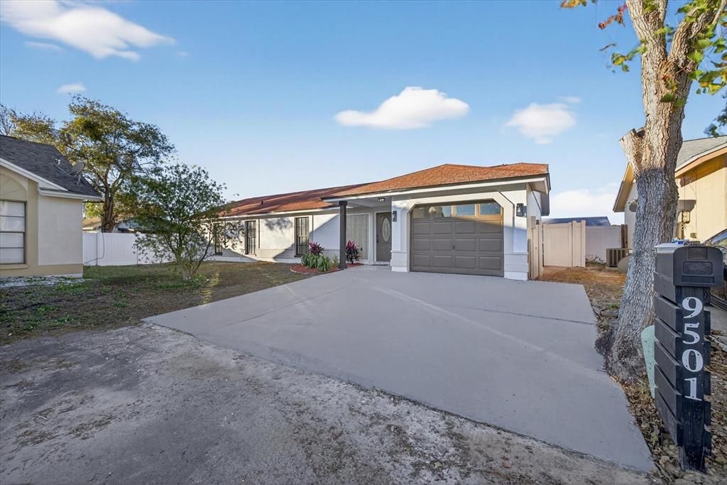 For Sale: $449,900 (4 beds, 3 baths, 1504 Square Feet)