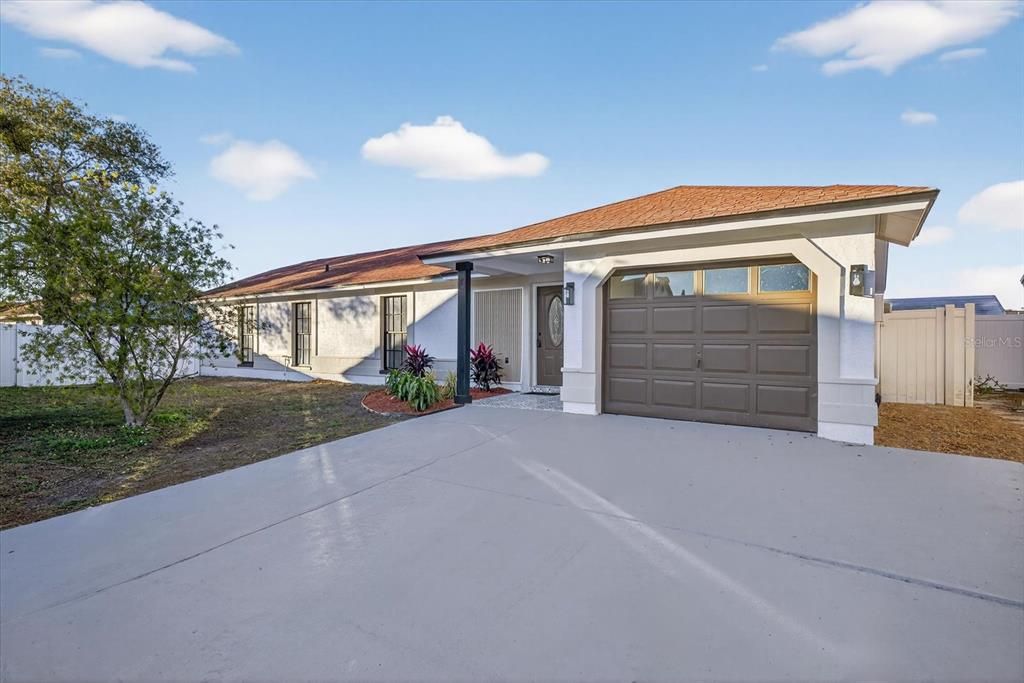 For Sale: $449,900 (4 beds, 3 baths, 1504 Square Feet)