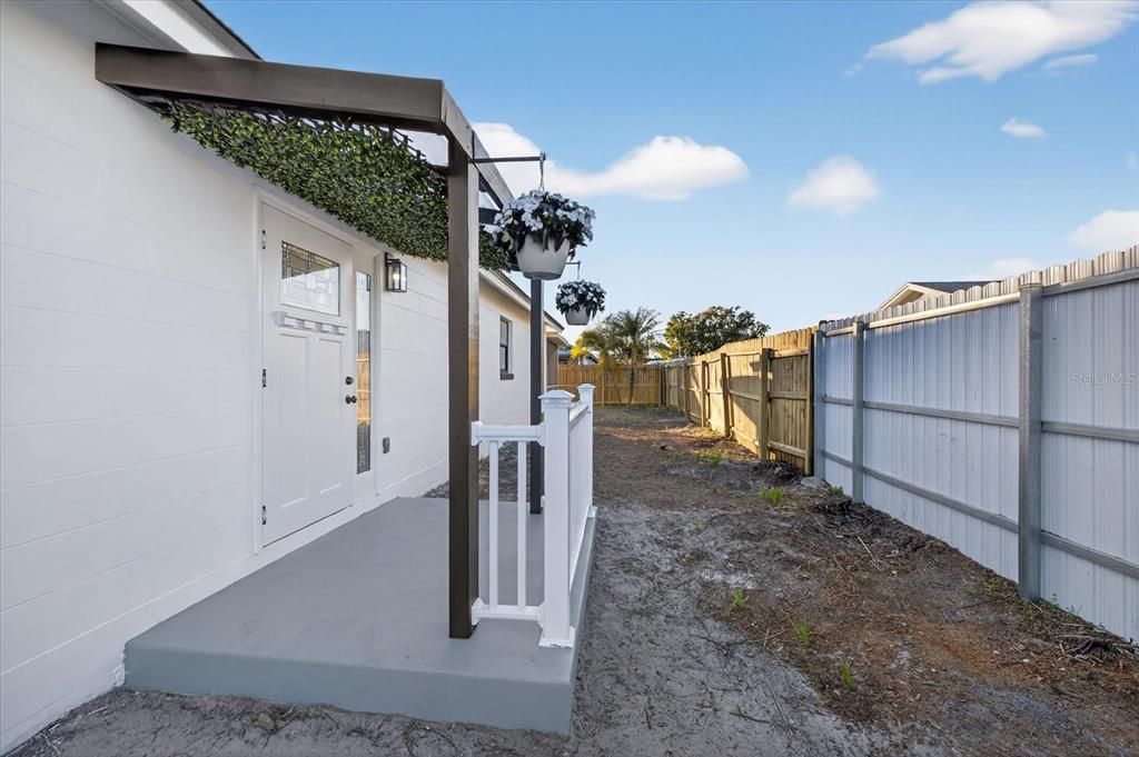 For Sale: $449,900 (4 beds, 3 baths, 1504 Square Feet)