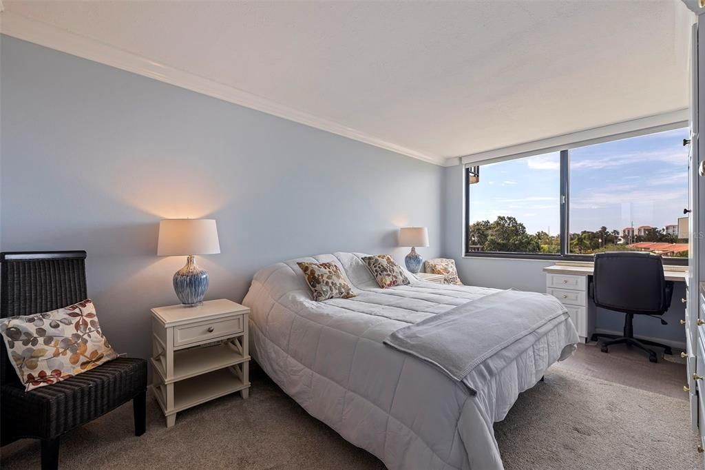 待售: $410,000 (2 贝兹, 2 浴室, 1050 平方英尺)