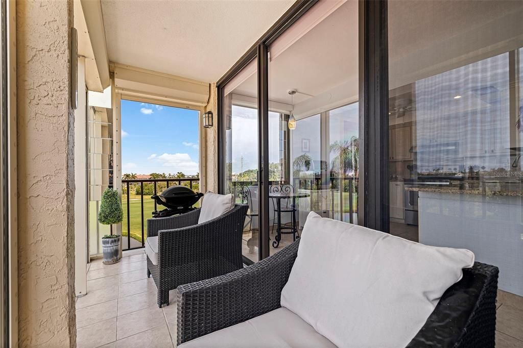 待售: $410,000 (2 贝兹, 2 浴室, 1050 平方英尺)