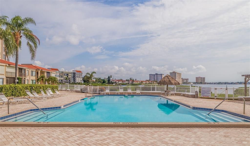 待售: $410,000 (2 贝兹, 2 浴室, 1050 平方英尺)