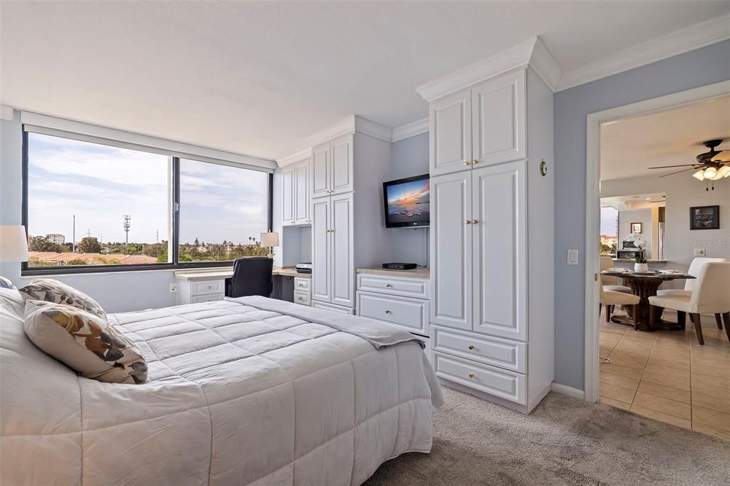 待售: $410,000 (2 贝兹, 2 浴室, 1050 平方英尺)