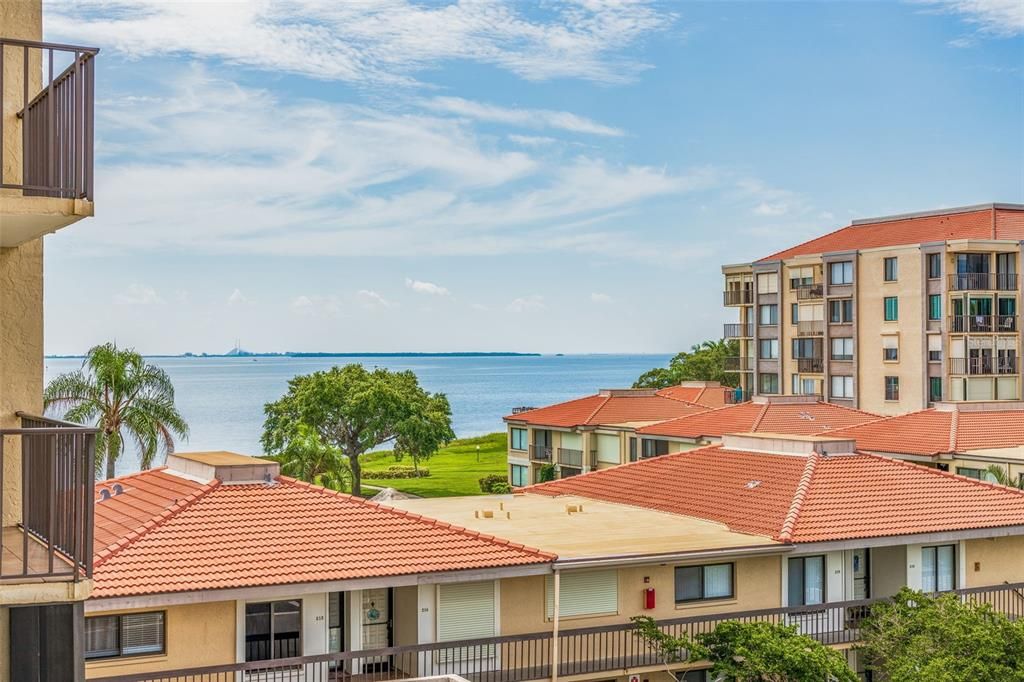 待售: $410,000 (2 贝兹, 2 浴室, 1050 平方英尺)