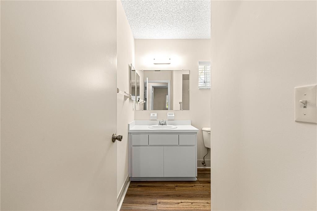 For Sale: $179,900 (2 beds, 2 baths, 960 Square Feet)