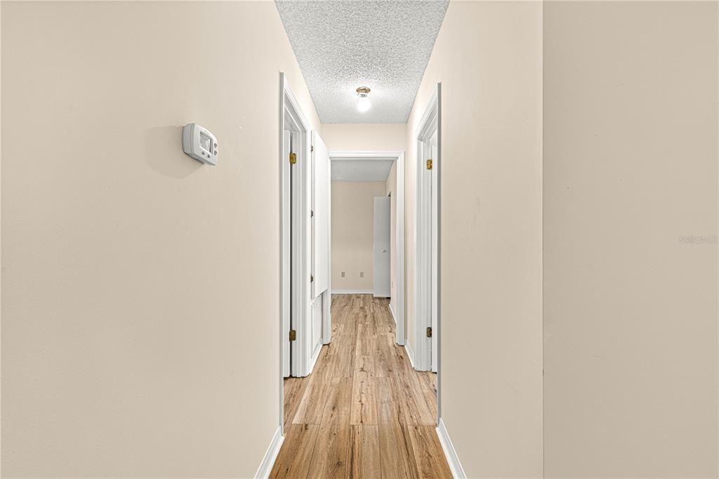 For Sale: $179,900 (2 beds, 2 baths, 960 Square Feet)