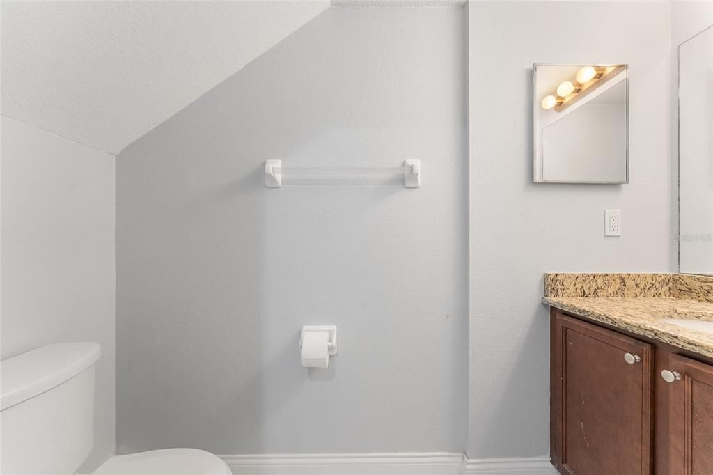 For Sale: $239,000 (2 beds, 2 baths, 1120 Square Feet)