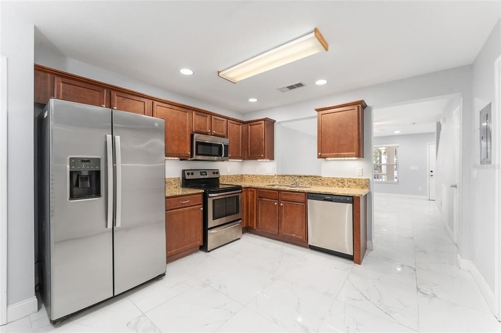 For Sale: $239,000 (2 beds, 2 baths, 1120 Square Feet)