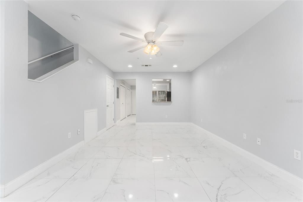 For Sale: $239,000 (2 beds, 2 baths, 1120 Square Feet)