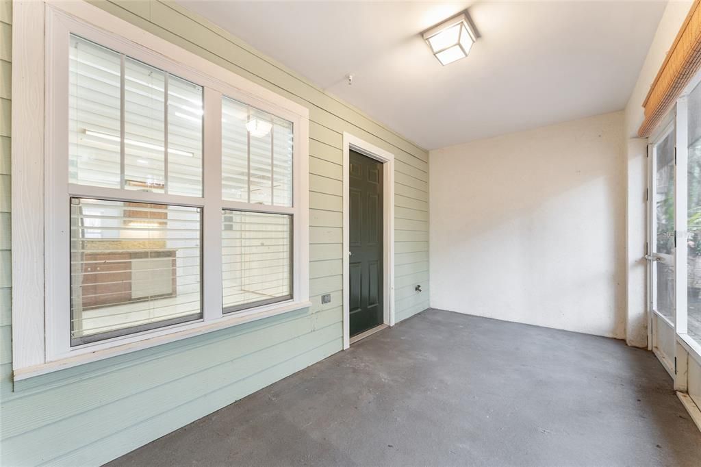 For Sale: $239,000 (2 beds, 2 baths, 1120 Square Feet)