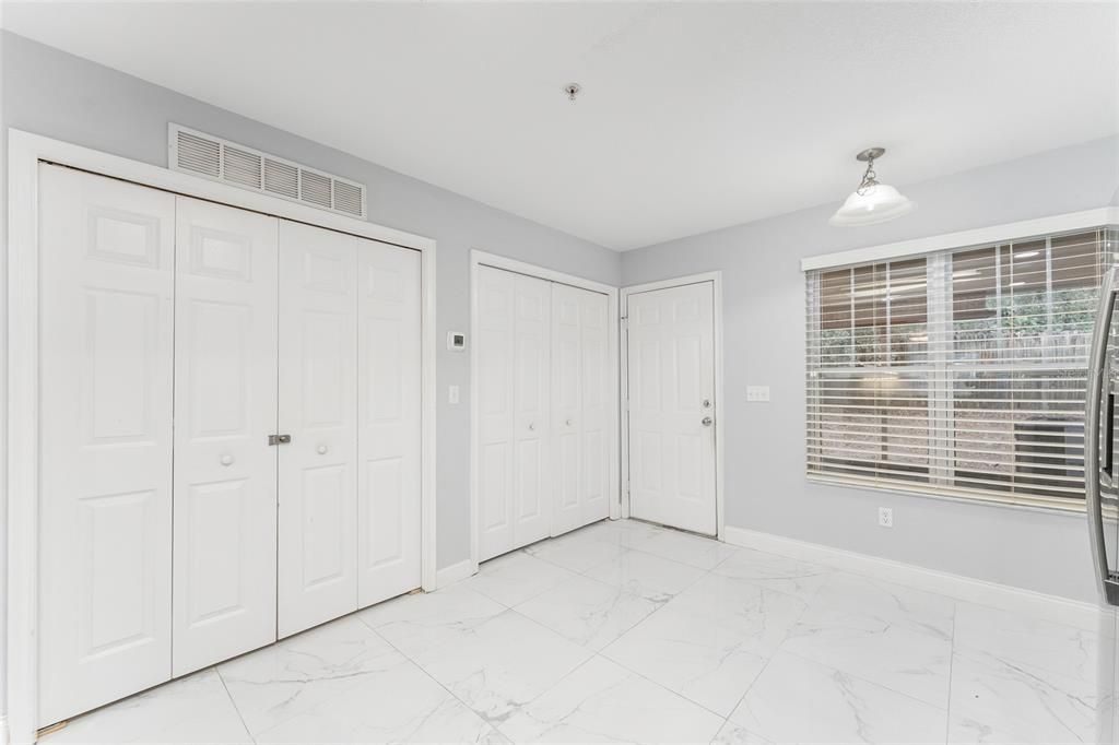 For Sale: $239,000 (2 beds, 2 baths, 1120 Square Feet)