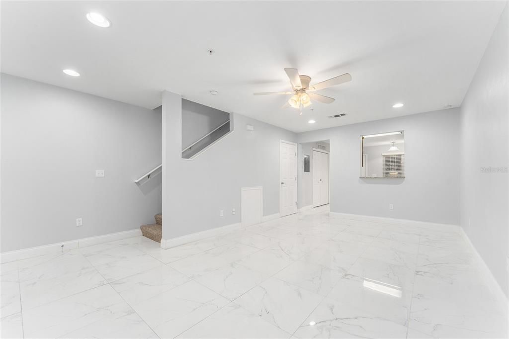 For Sale: $239,000 (2 beds, 2 baths, 1120 Square Feet)