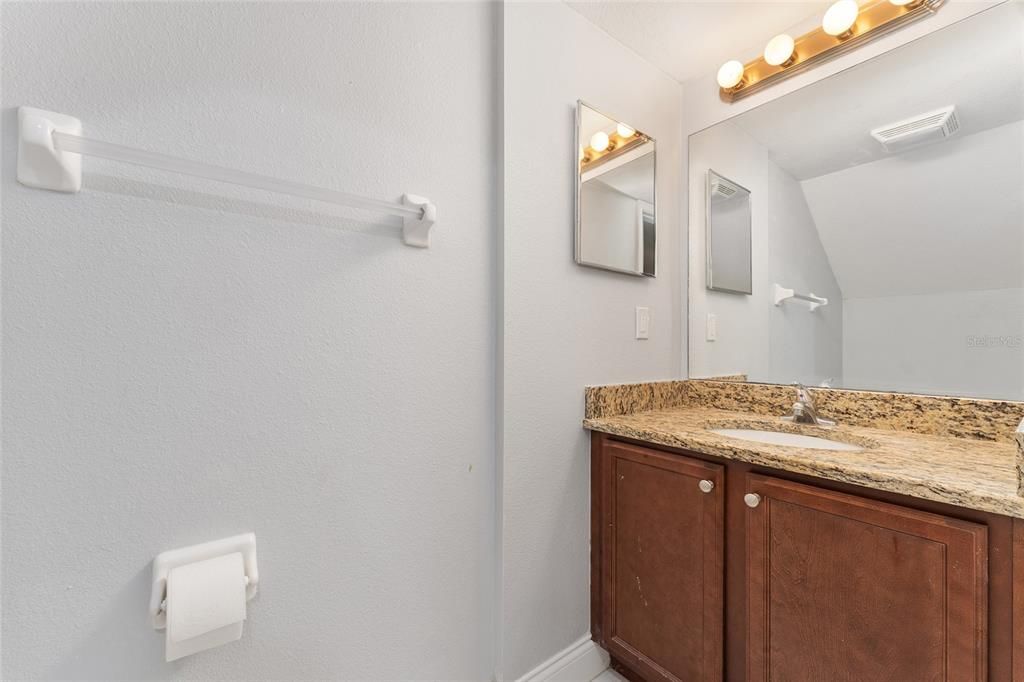 For Sale: $239,000 (2 beds, 2 baths, 1120 Square Feet)