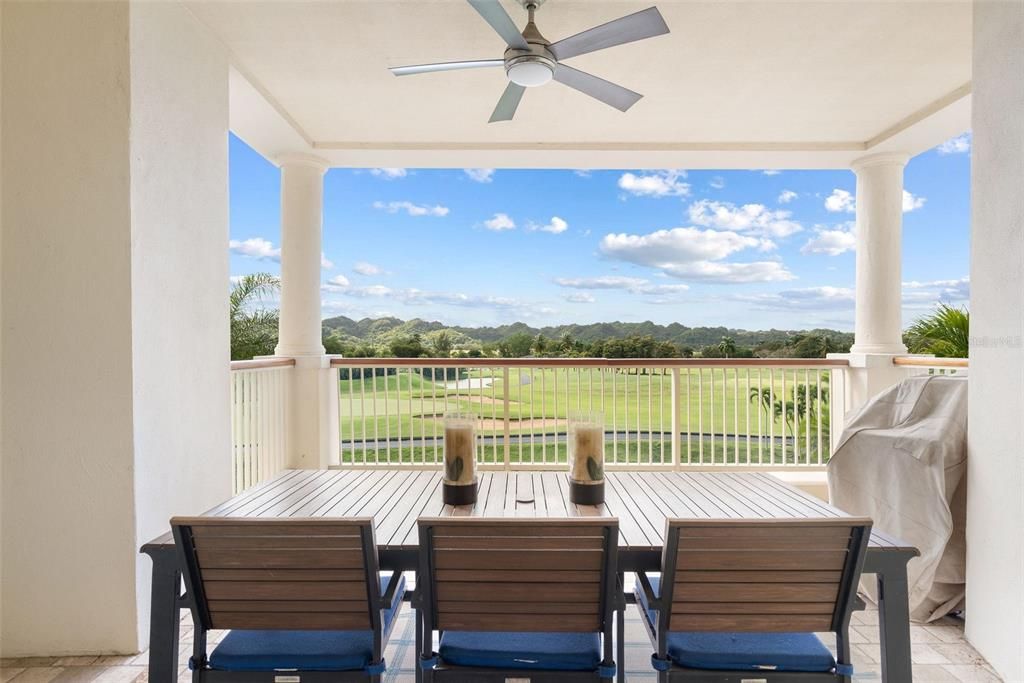 For Sale: $2,995,000 (3 beds, 3 baths, 2320 Square Feet)