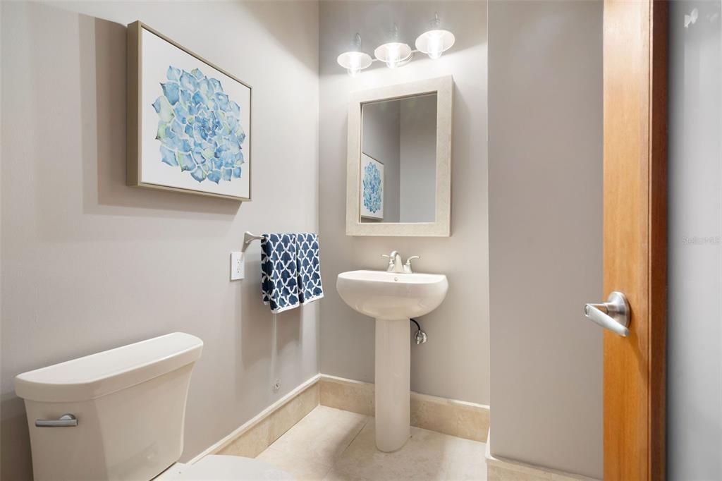 For Sale: $2,995,000 (3 beds, 3 baths, 2320 Square Feet)