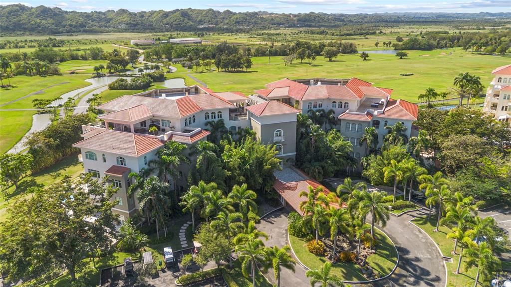 For Sale: $2,995,000 (3 beds, 3 baths, 2320 Square Feet)