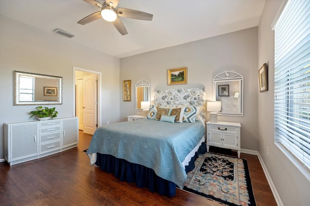 待售: $355,000 (2 贝兹, 2 浴室, 1523 平方英尺)