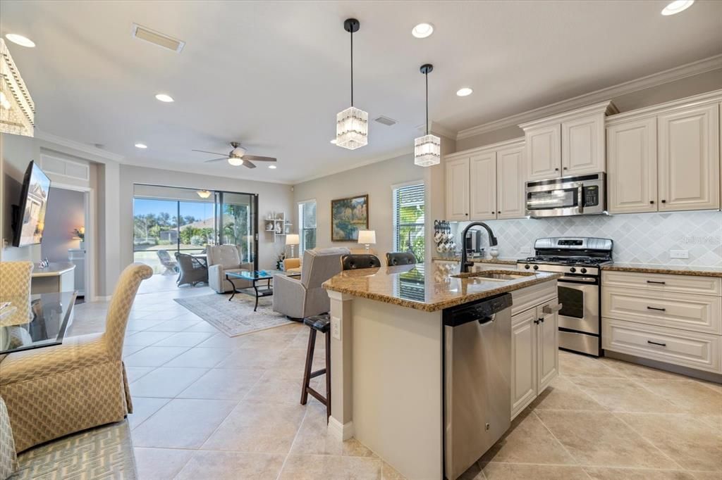 待售: $355,000 (2 贝兹, 2 浴室, 1523 平方英尺)