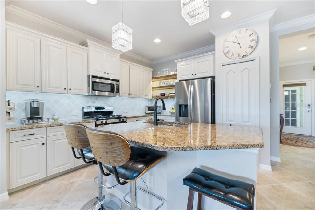 待售: $355,000 (2 贝兹, 2 浴室, 1523 平方英尺)