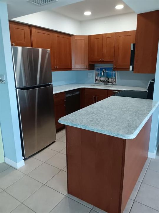 В аренду: $2,700 (2 спален, 2 ванн, 1040 Квадратных фут)