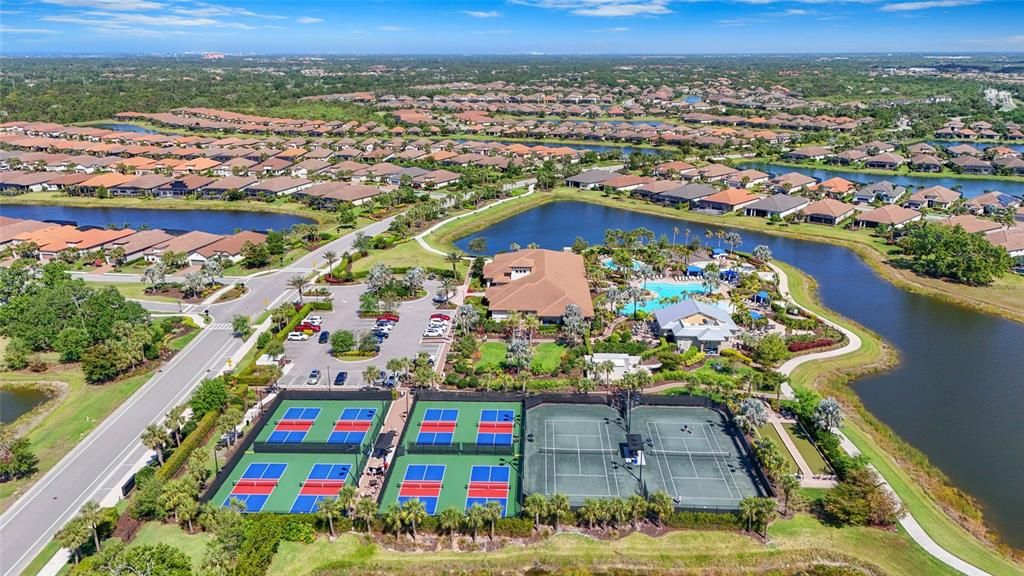 待售: $2,590,000 (4 贝兹, 4 浴室, 4525 平方英尺)