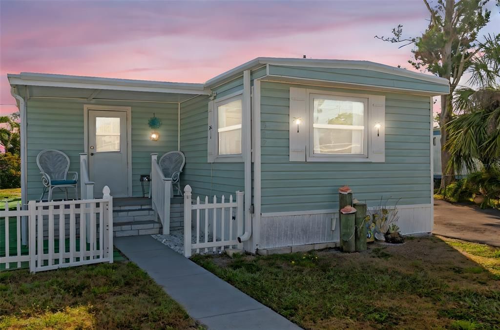 На продажу: $139,000 (2 спален, 1 ванн, 864 Квадратных фут)