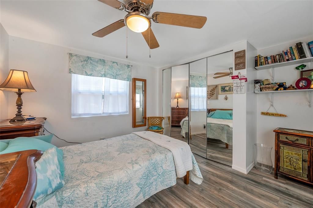 На продажу: $139,000 (2 спален, 1 ванн, 864 Квадратных фут)