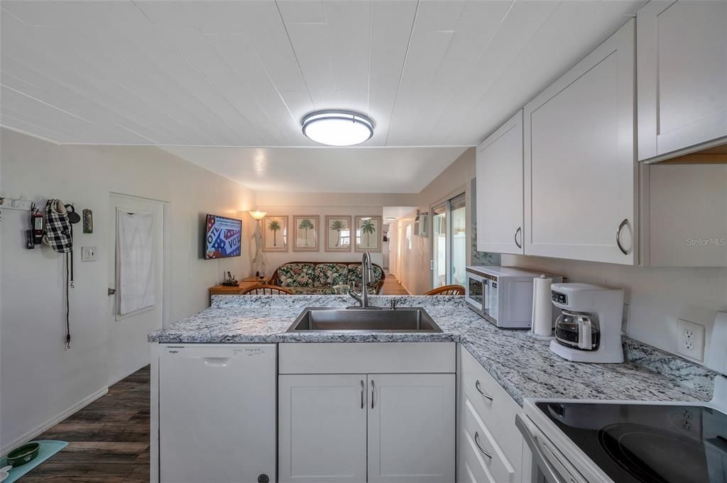 На продажу: $139,000 (2 спален, 1 ванн, 864 Квадратных фут)