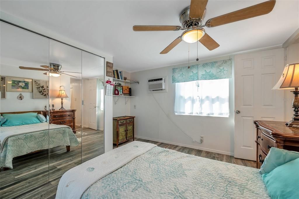 На продажу: $139,000 (2 спален, 1 ванн, 864 Квадратных фут)