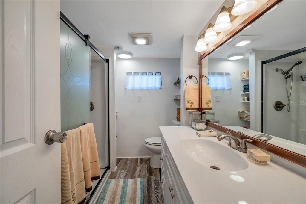 На продажу: $139,000 (2 спален, 1 ванн, 864 Квадратных фут)