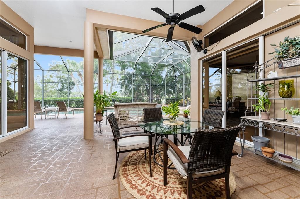 En Venta: $1,300,000 (4 camas, 3 baños, 3435 Pies cuadrados)