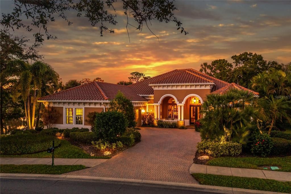 En Venta: $1,300,000 (4 camas, 3 baños, 3435 Pies cuadrados)