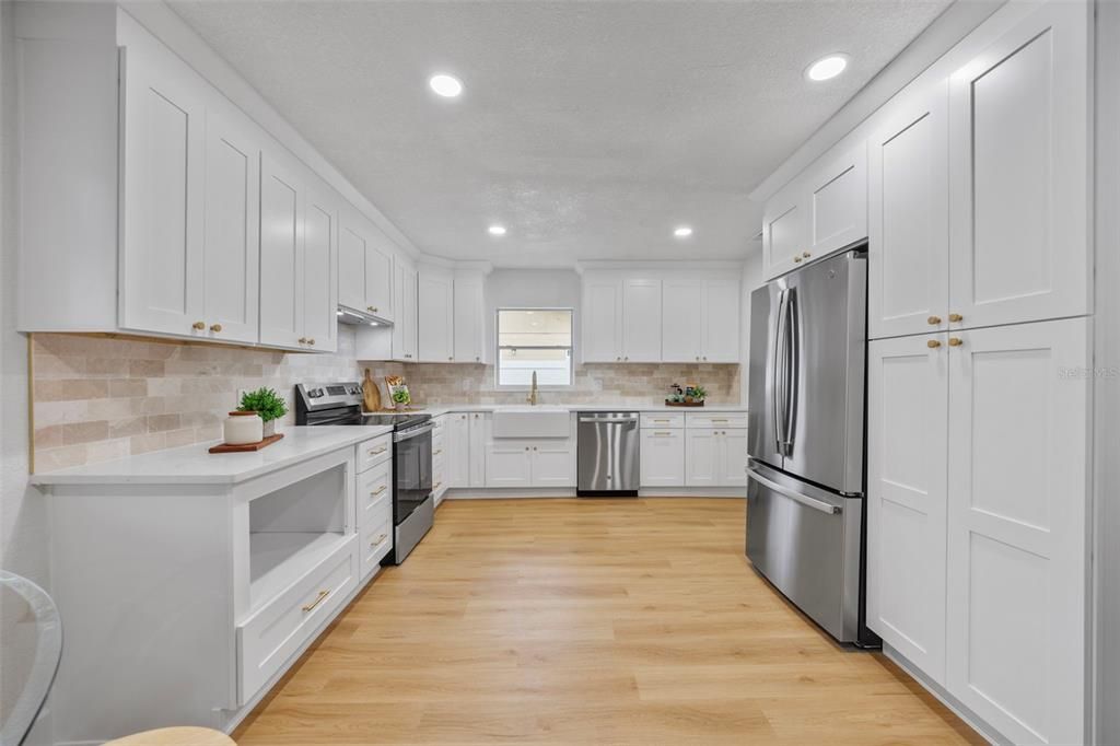 На продажу: $699,900 (4 спален, 2 ванн, 1761 Квадратных фут)